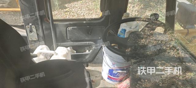 驾驶室操作台(整机外观及大件) 驾驶室操作台(整机外观及大件)