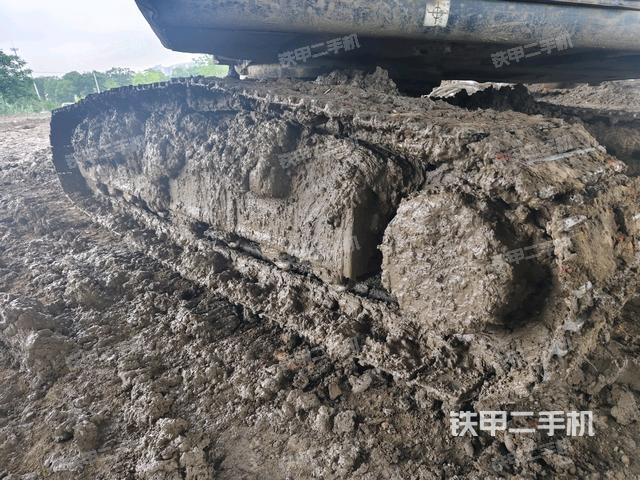 左侧履带整体 (行走机构) 左侧履带整体 (行走机构)