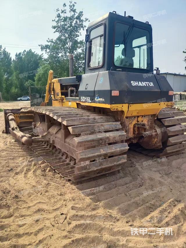 整机左侧（设备外观及核心部件）