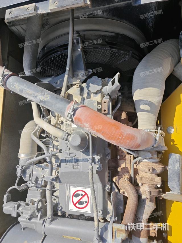 发动机室(上车部件) 发动机室(上车部件)