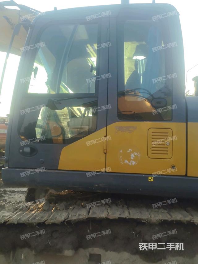 驾驶室正侧(驾驶室部分) 驾驶室正侧(驾驶室部分)