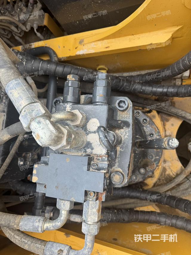 回轉(zhuǎn)馬達(dá)（上車部件）