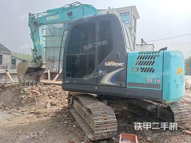 神鋼SK75-8挖掘機