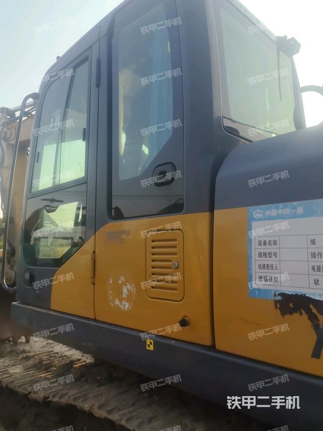 驾驶室左后45度(驾驶室部分) 驾驶室左后45度(驾驶室部分)