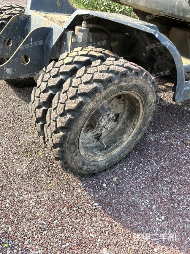 左驱动轮(行走机构) 左驱动轮(行走机构)