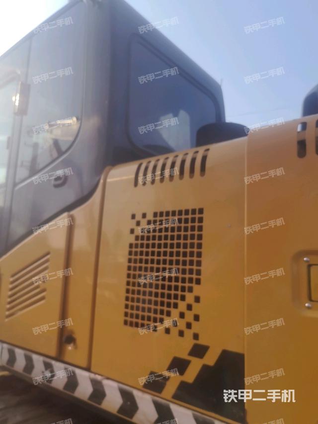 驾驶室左后45度(驾驶室部分) 驾驶室左后45度(驾驶室部分)