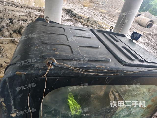 驾驶室顶部俯视(上车部件) 驾驶室顶部俯视(上车部件)