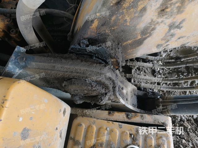 大臂根部 斜视(工作和回转装置) 大臂根部 斜视(工作和回转装置)