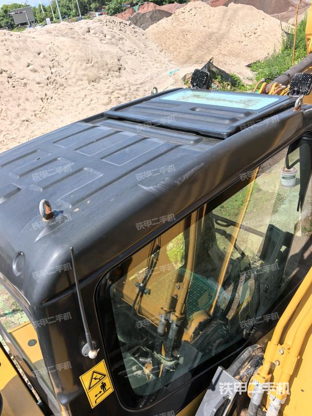 驾驶室顶部俯视(上车部件) 驾驶室顶部俯视(上车部件)