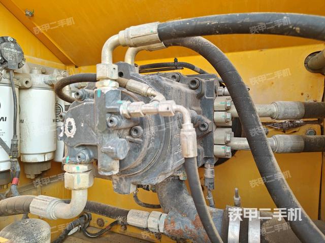 液壓泵斜45?左（大件艙室）