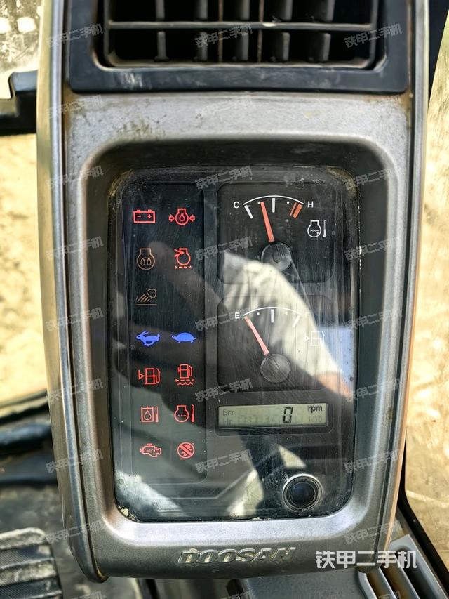 显示屏 (驾驶室部分) 显示屏 (驾驶室部分)