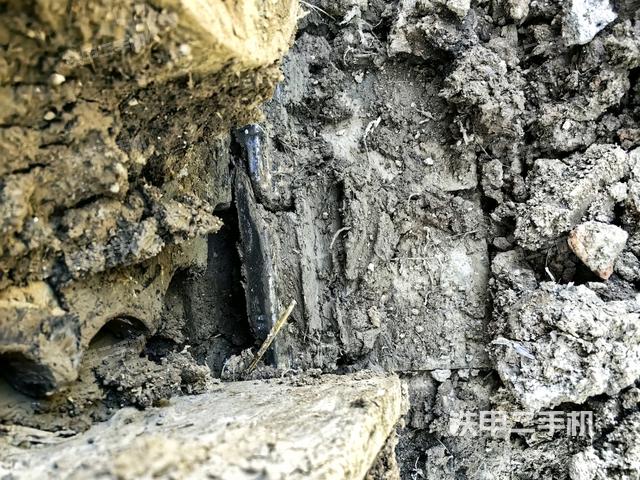 右驱动轮(行走机构) 右驱动轮(行走机构)