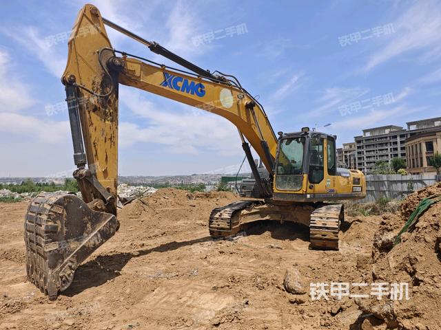 徐工XE270DK挖掘機(jī)