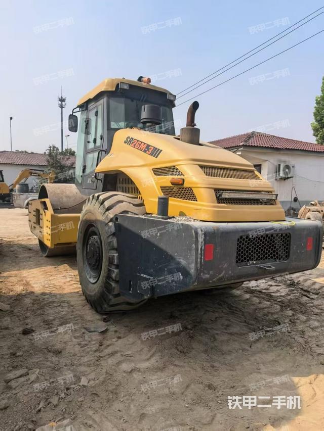 整机左侧（设备外观及核心部件）