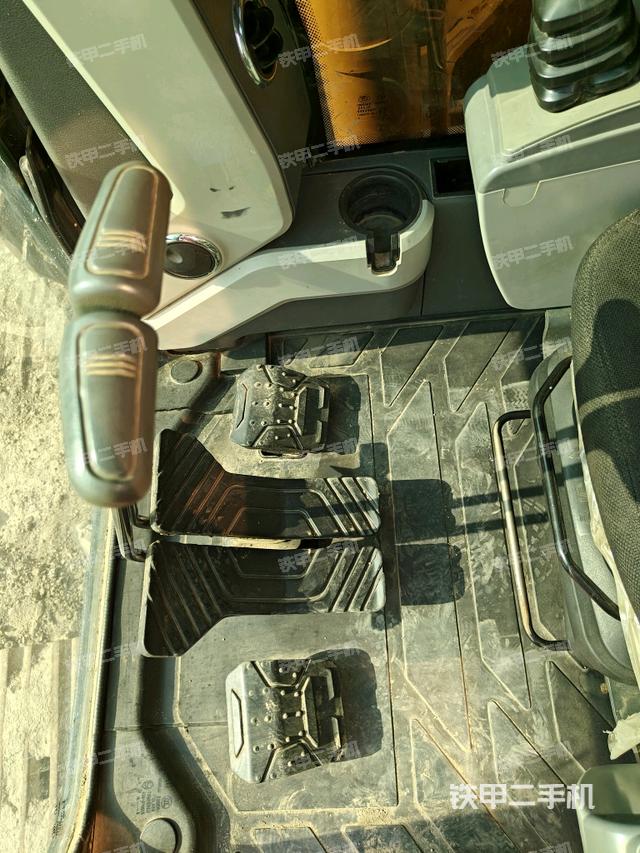 后窗玻璃角標(biāo)（駕駛室部分）