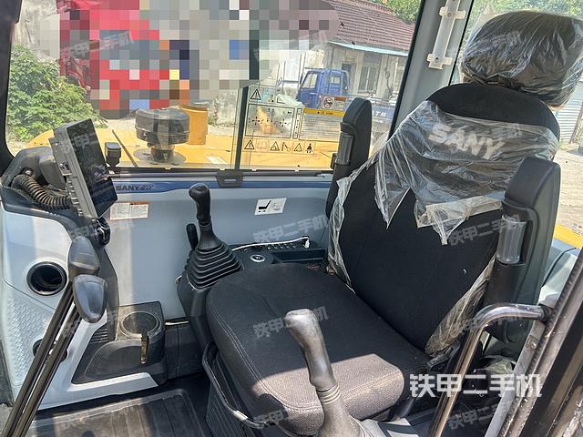 驾驶室整体（整机外观）