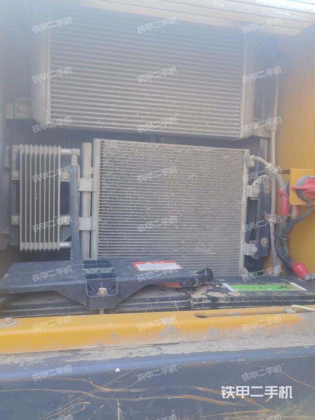 散热器正面(大件舱室) 散热器正面(大件舱室)