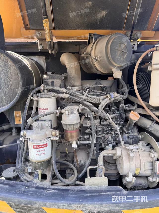 发动机室（上车部件）