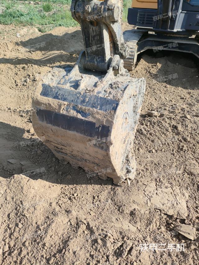 铲斗45度(工作和回转装置) 铲斗45度(工作和回转装置)