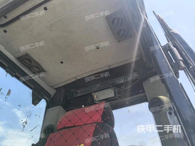 顶棚整体(驾驶室部分) 顶棚整体(驾驶室部分)