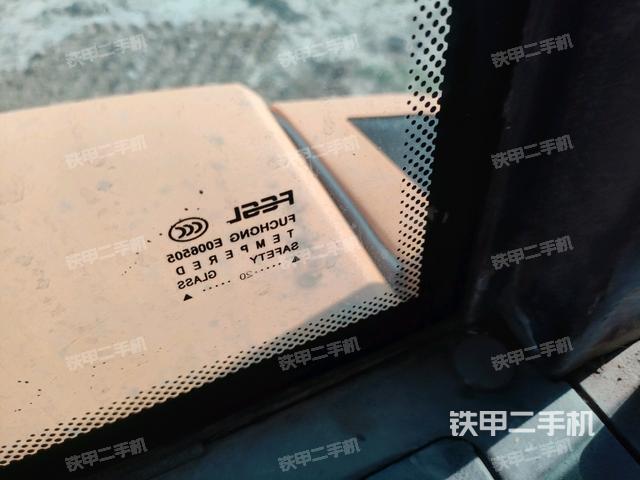 后窗玻璃角标(驾驶室部分) 后窗玻璃角标(驾驶室部分)