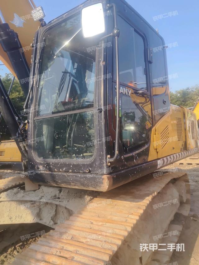 驾驶室左前45度(驾驶室部分) 驾驶室左前45度(驾驶室部分)