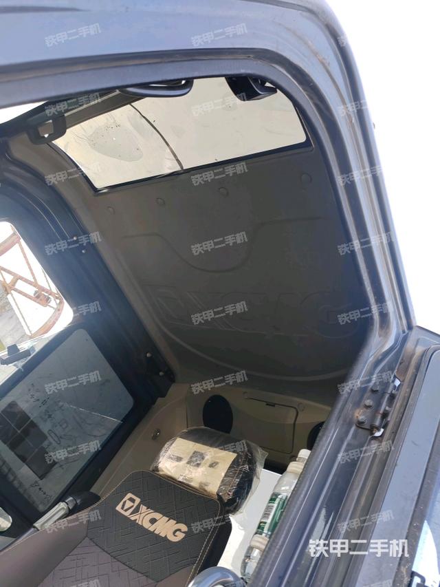 驾驶室顶部(整机外观) 驾驶室顶部(整机外观)