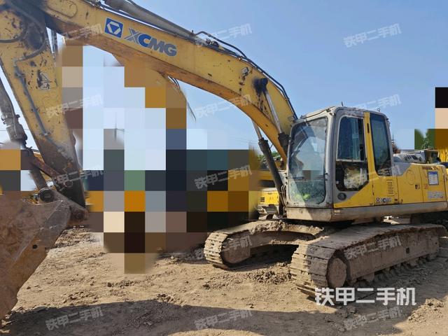 徐工XE215D挖掘機(jī)