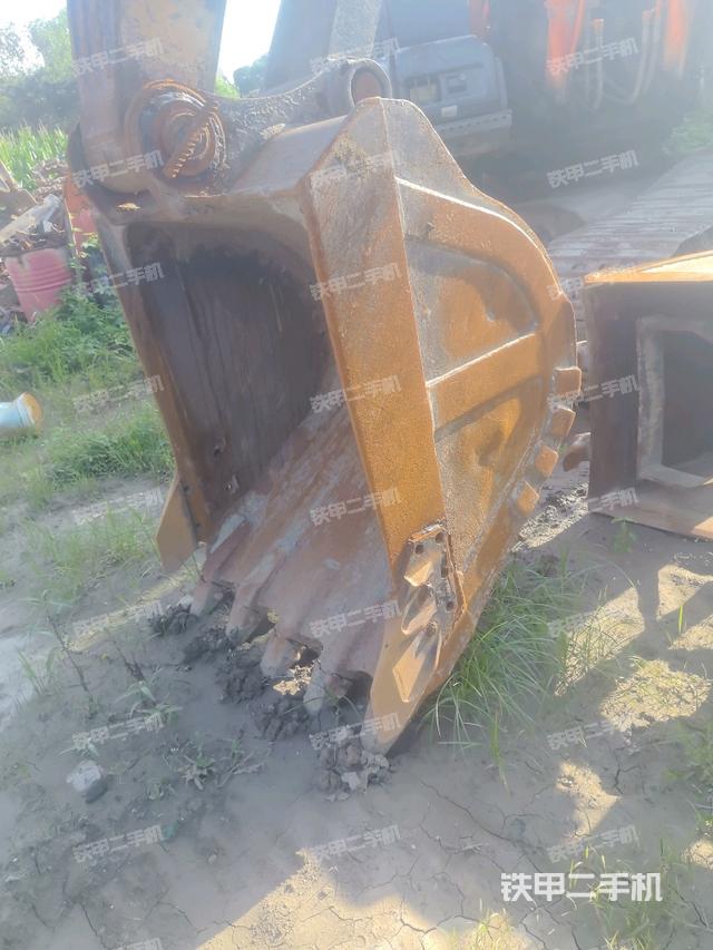 铲斗45度(工作和回转装置) 铲斗45度(工作和回转装置)