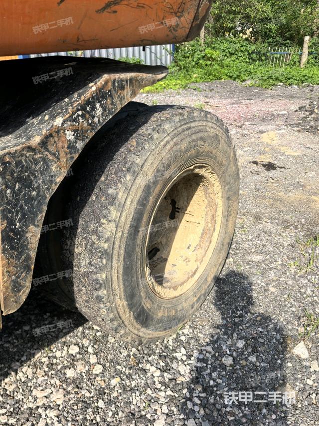 右驅(qū)動(dòng)輪（行走機(jī)構(gòu)）