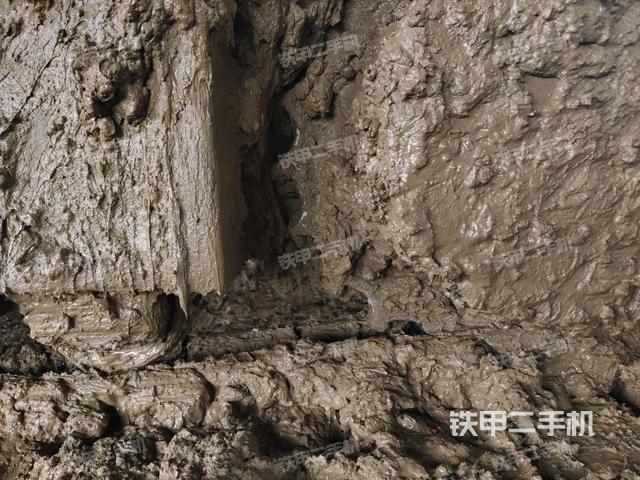 左驱动轮(行走机构) 左驱动轮(行走机构)