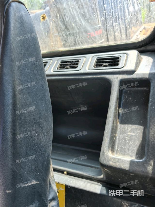 后窗玻璃角标(驾驶室部分) 后窗玻璃角标(驾驶室部分)