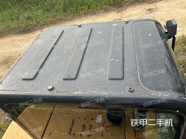 驾驶室顶部（整机外观）