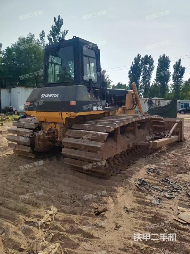 整机右后45°（设备外观及核心部件）