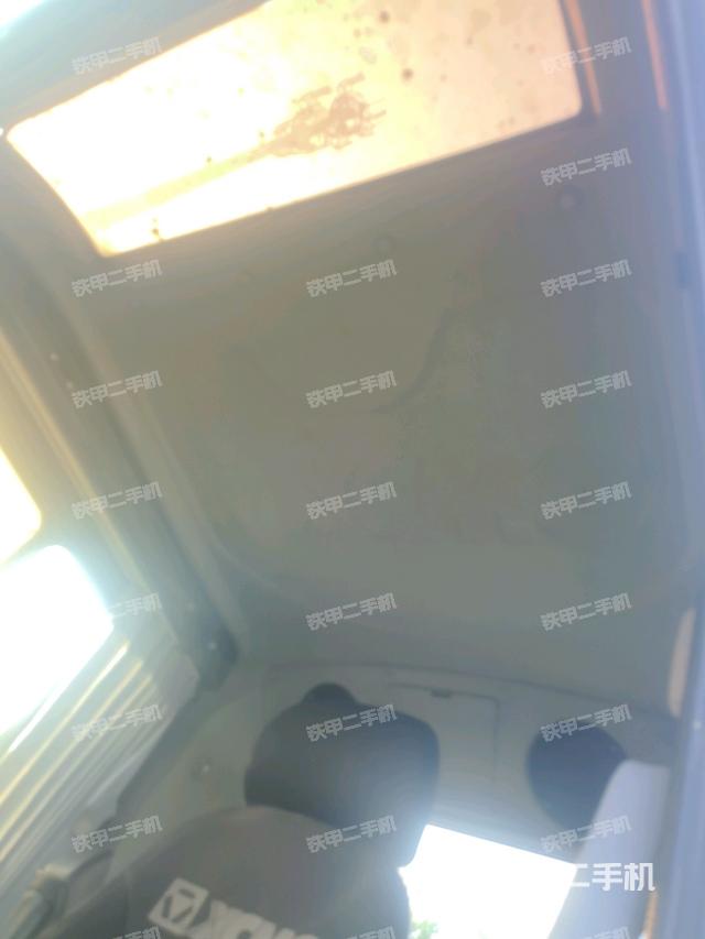 顶棚整体(驾驶室部分) 顶棚整体(驾驶室部分)