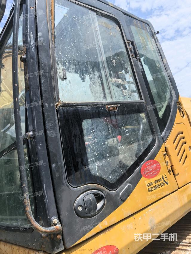 驾驶室正侧(驾驶室部分) 驾驶室正侧(驾驶室部分)