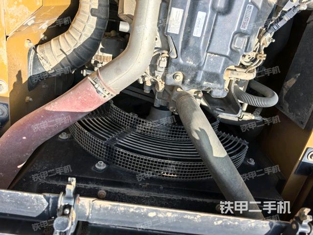 气门室盖螺丝特写(上车部件) 气门室盖螺丝特写(上车部件)