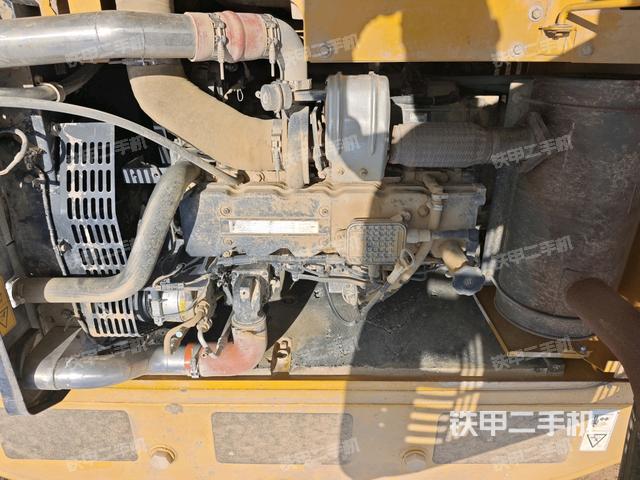 发动机整体俯视(整机外观) 发动机整体俯视(整机外观)