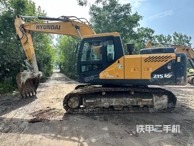 現(xiàn)代R215VS挖掘機(jī)