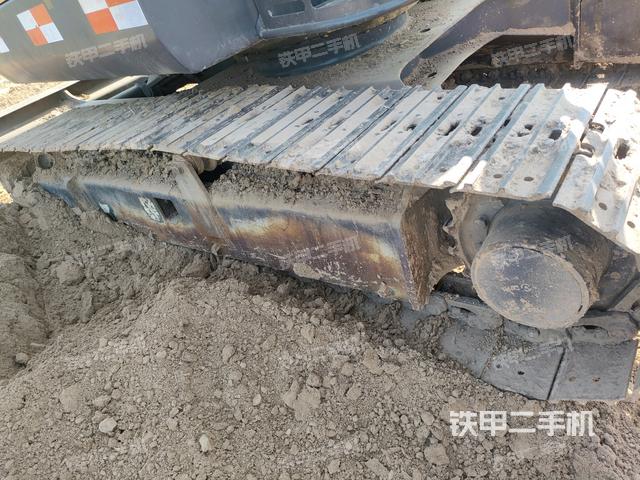 右侧履带整体 (行走机构) 右侧履带整体 (行走机构)