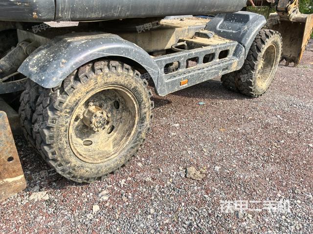 右侧履带整体 (行走机构) 右侧履带整体 (行走机构)