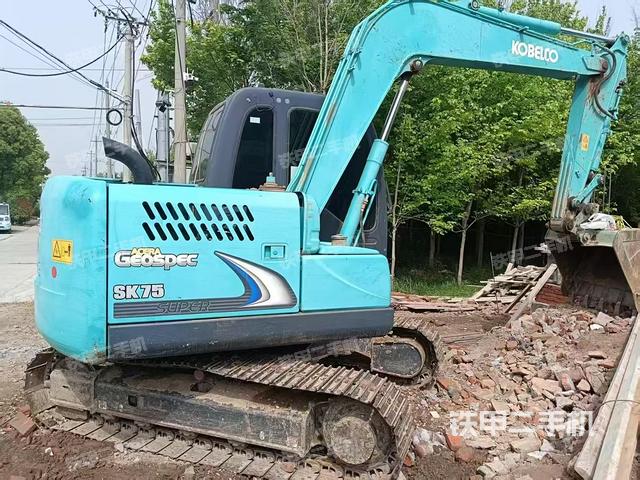 整机右后45°(整机外观) 整机右后45°(整机外观)