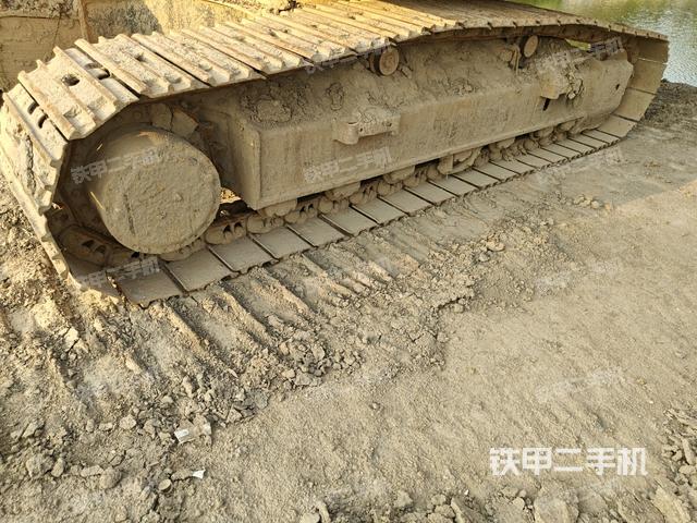 左側(cè)履帶整體?（行走機(jī)構(gòu)）