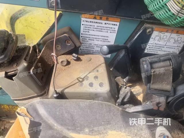 驾驶室整体（整机外观）