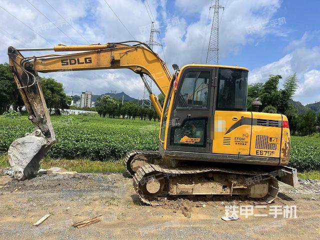 山東臨工E675F挖掘機(jī)