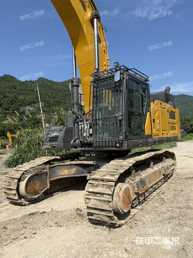 驾驶室整体(整机外观) 驾驶室整体(整机外观)