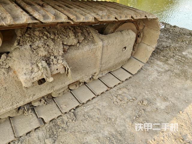 右驅(qū)動(dòng)輪（行走機(jī)構(gòu)）