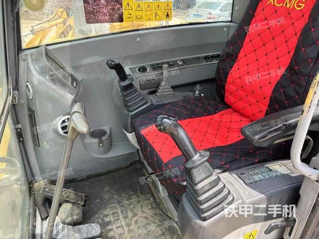 驾驶室整体（整机外观）