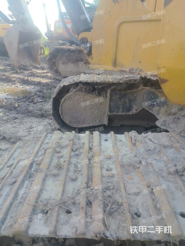 左侧行走马达盖板(行走机构) 左侧行走马达盖板(行走机构)