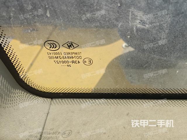 后窗玻璃角标(驾驶室部分) 后窗玻璃角标(驾驶室部分)